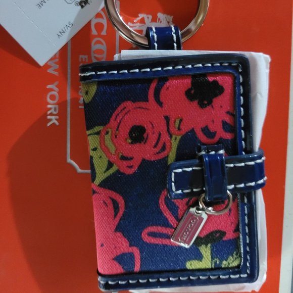 3 Large Coach Picture Frame Keychains - Picture 2 of 7